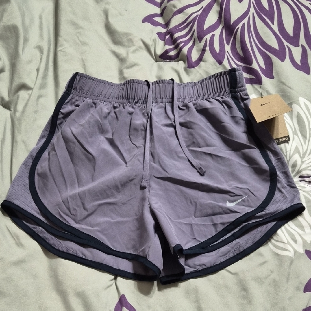 Nike Women's Lavender Athletic Shorts Dri Fit Size XS NWT